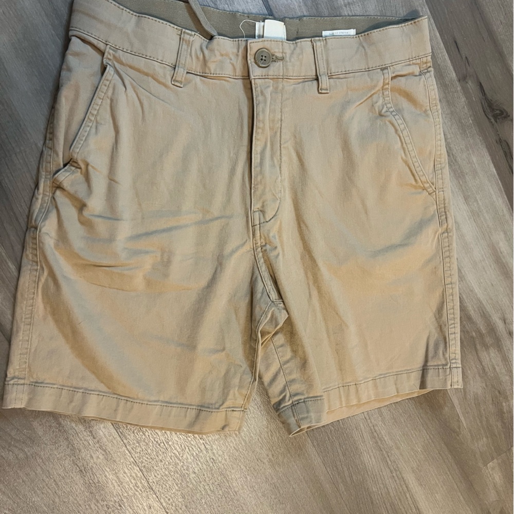 H&M Men's Beige Flat Front Shorts